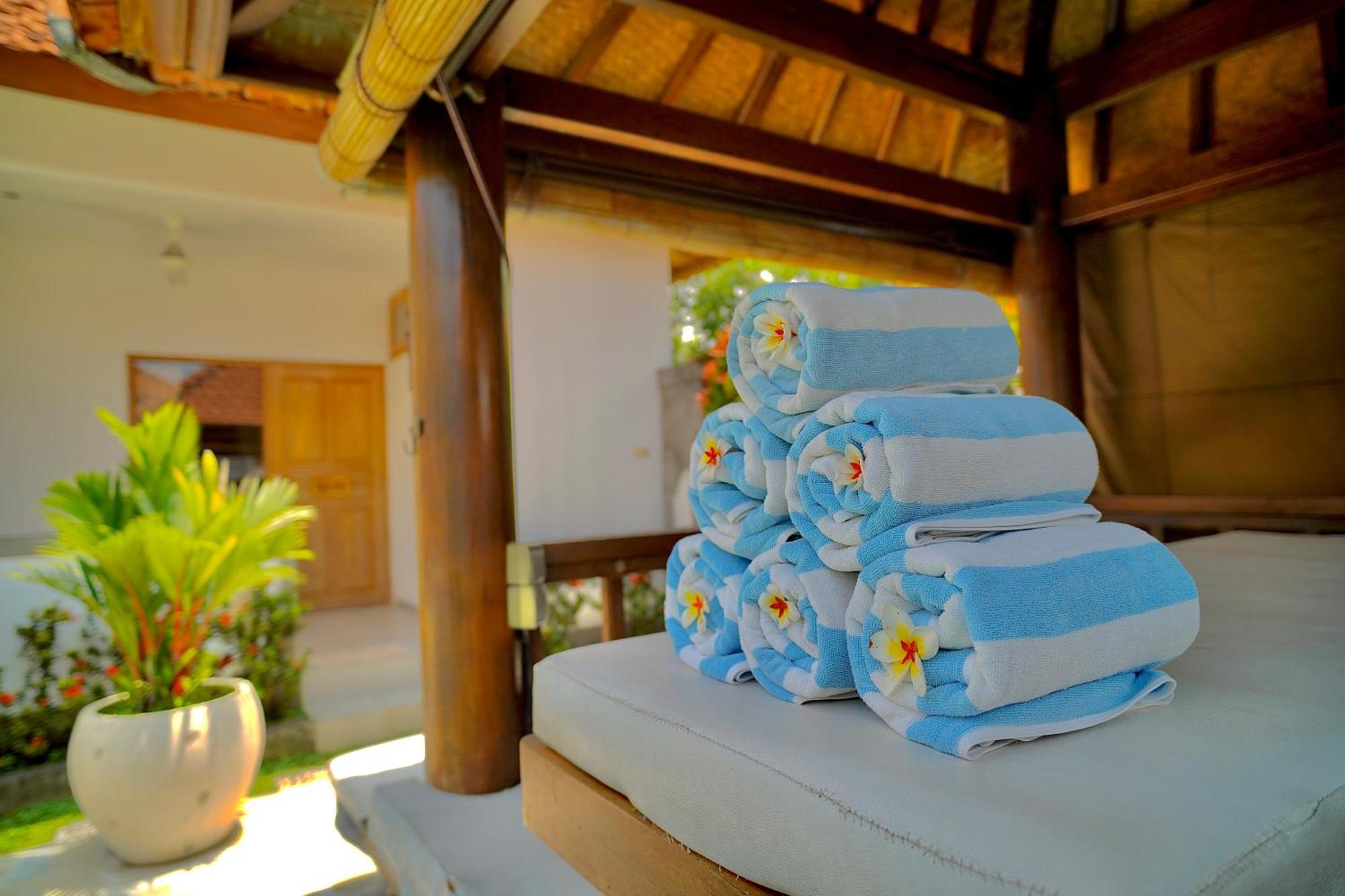 Villa Seruni Lovina Esterno foto
